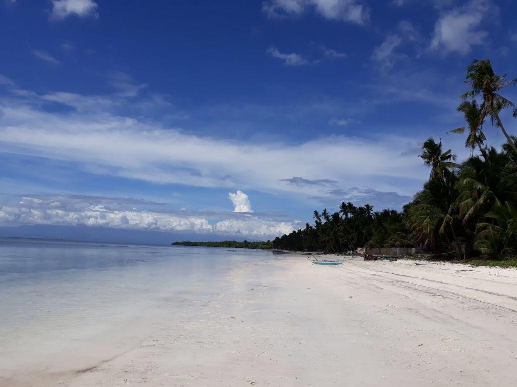 Charisma Beach Resort Siquijor Esterno foto